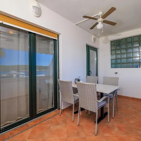 Near The Sea Barbat Apartman Barbat na Rabu