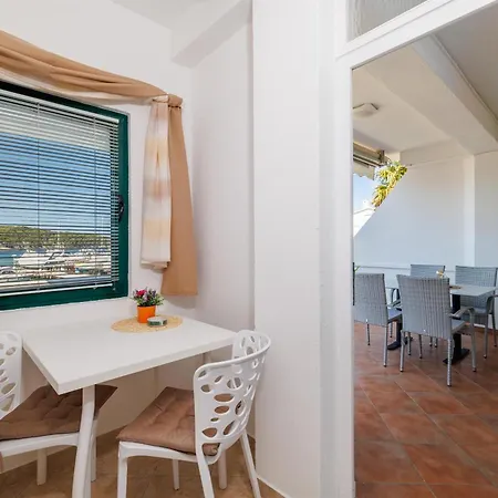 Near The Sea Barbat Apartamento Barbat na Rabu