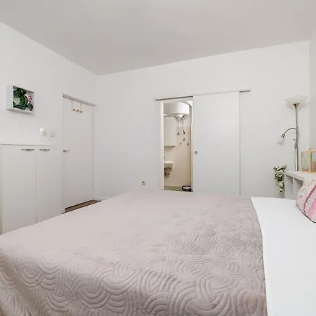 Near The Sea Barbat Barbat na Rabu