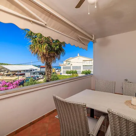 Near The Sea Barbat Apartamento Barbat na Rabu