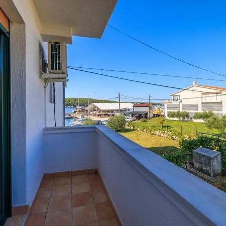 Near The Sea Barbat * Barbat na Rabu